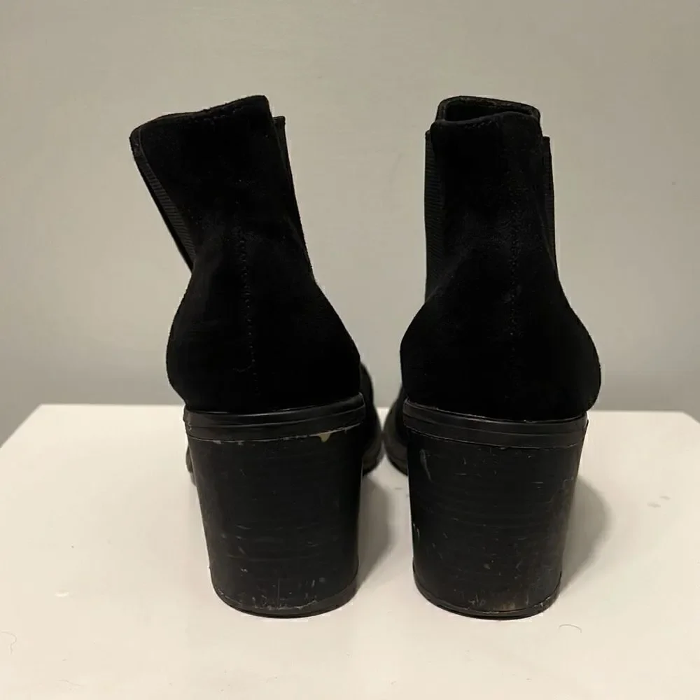 Merona Women's Black Classic Wedge Heel Slip On Slimming Ankle Boots Size 8